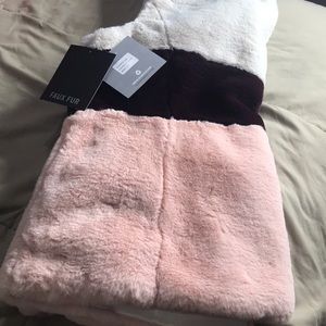 MARC NEW YORK FAUX FUR NUDE BLUSH PINK VEST